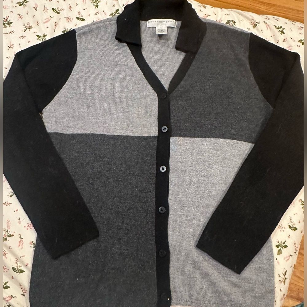 VTG~ Geoffrey Beene Gray Cardigan Sweater Classic Style